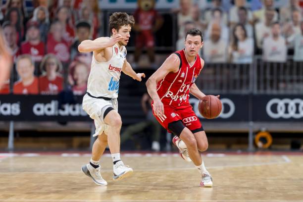 还是场上应 还是场上应