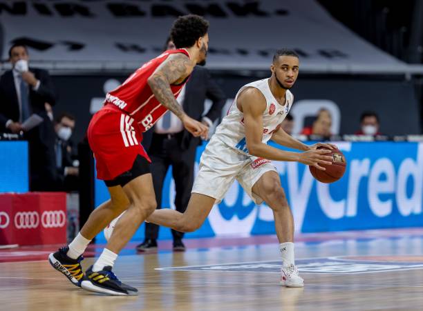 决赛中以微 决赛中以微